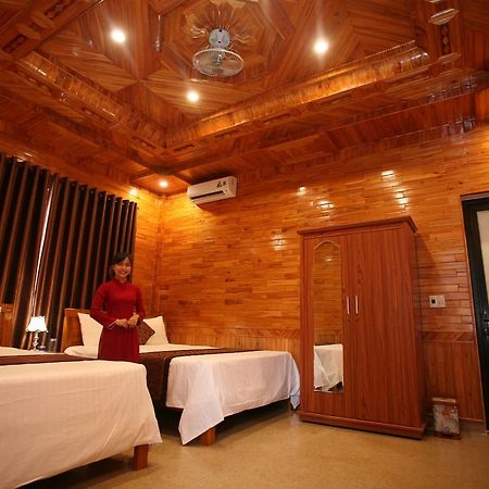 Sky Hotel フォンニャ エクステリア 写真